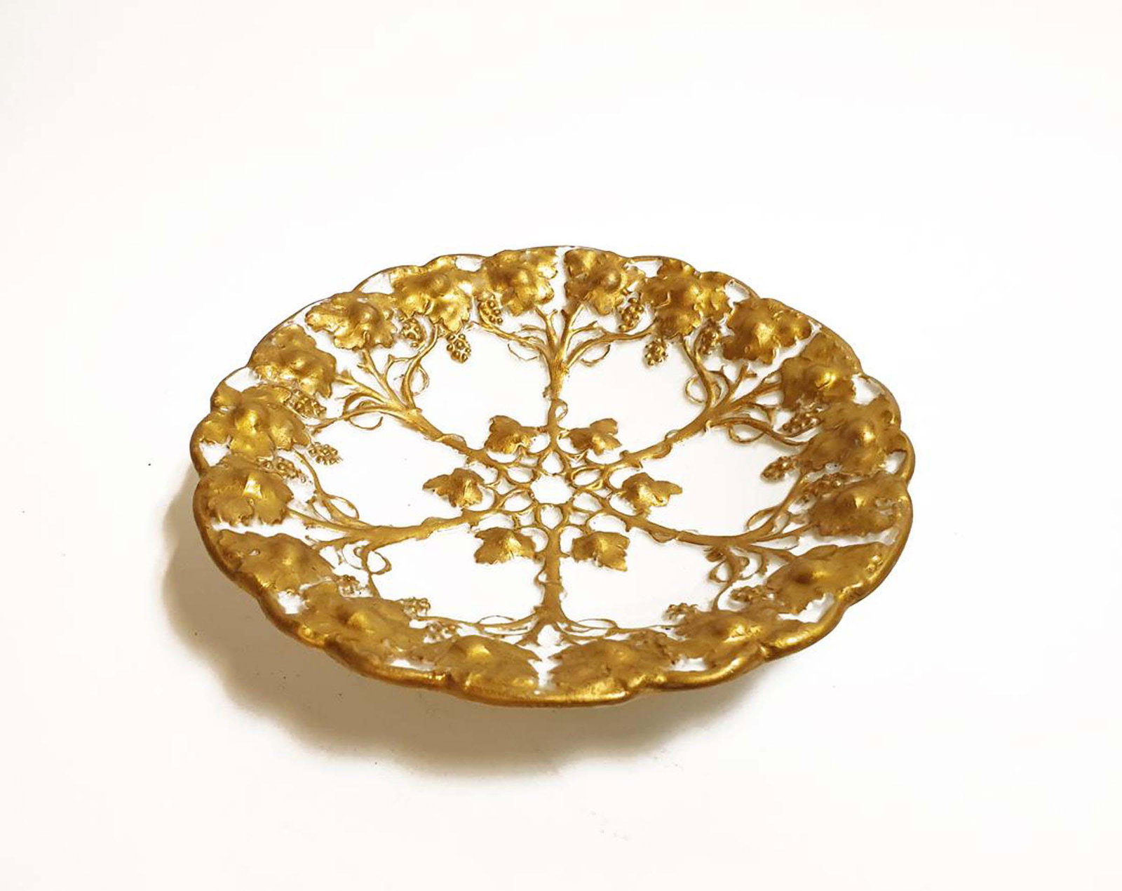 A German Meissen Gilt Porcelain Plate: 19th Century Meissen Gilt Porcelain Plate. D 8.1/4"