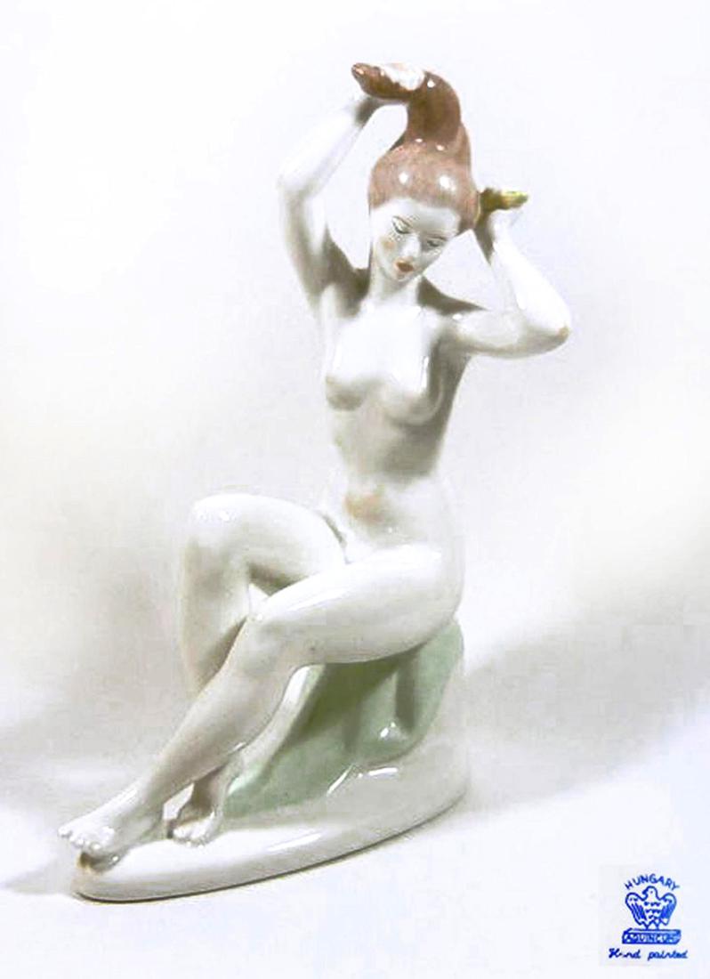 Bather Lady, A Vintage Aquincum Porcelain Figurine: Bather Lady, A Vintage Hungarian Aquincum Porcelain statue. H 9"