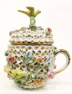 A MEISSEN SNOWBALL STYLE HAND PAINTED COVERED CUP: IN MANNER OF MEISSEN SNOWBALL STYLE HAND PAINTED PORCELAIN COVERED CUP. H 5"