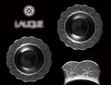 A Pair of French Lalique Geranium Honfleur Crystal Glass Plate, Signed