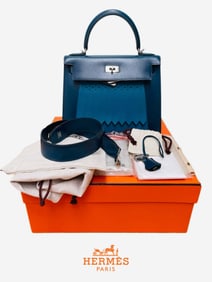 A Hermes Kelly 28 BLUE GOLF BOX LEATHER Bag