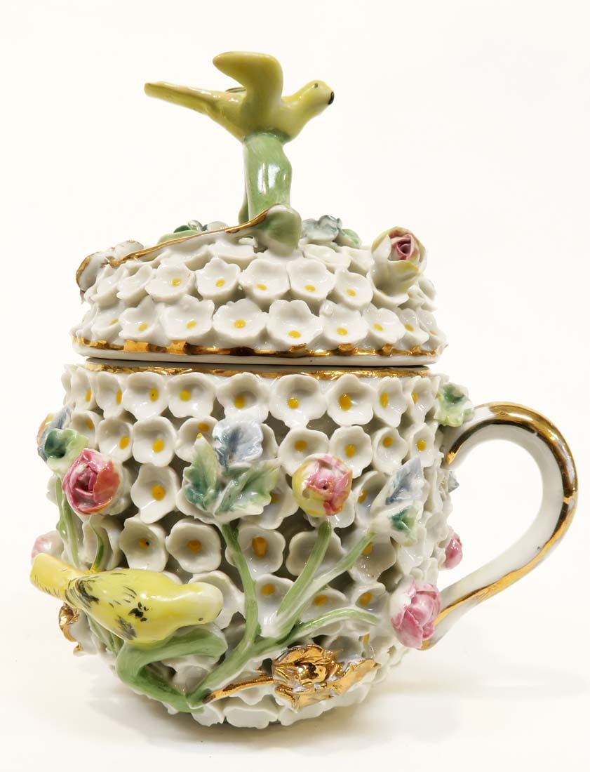 A MEISSEN SNOWBALL STYLE HAND PAINTED COVERED CUP (1 of 5)