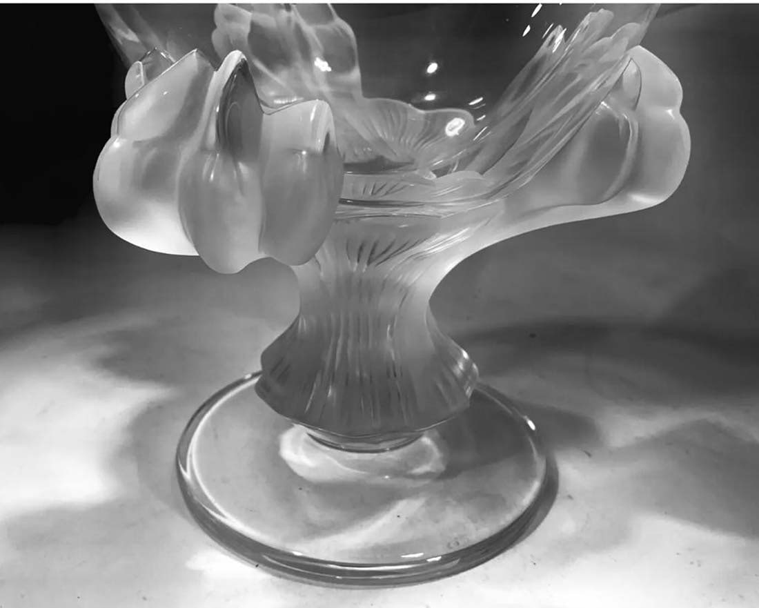 A LALIQUE Bagheera Pattern Crystal Vase, Signed - 4