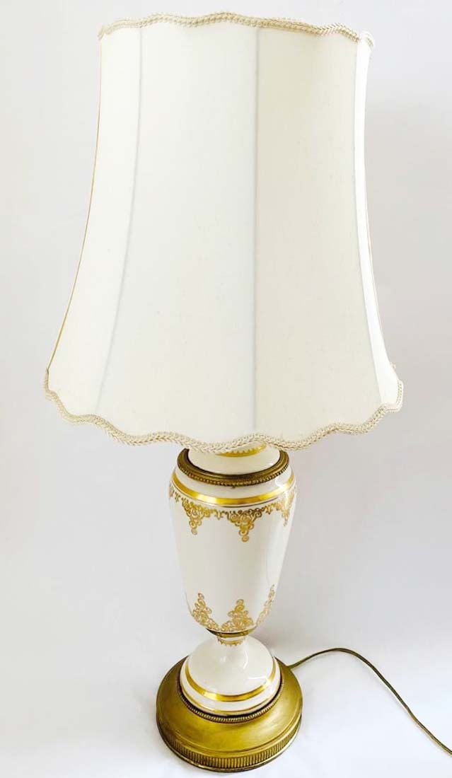 A Vintage Continental Porcelain Lamp (1 of 3)