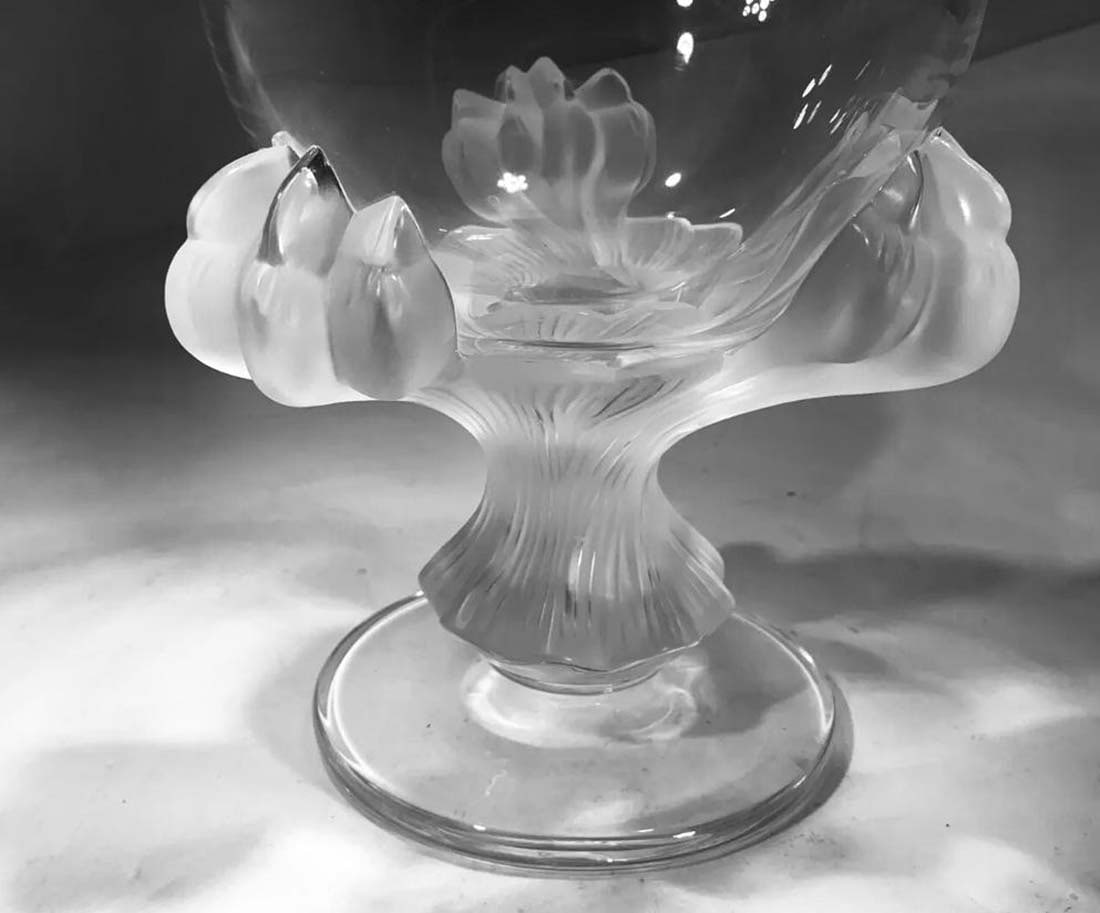 A LALIQUE Bagheera Pattern Crystal Vase, Signed - 2