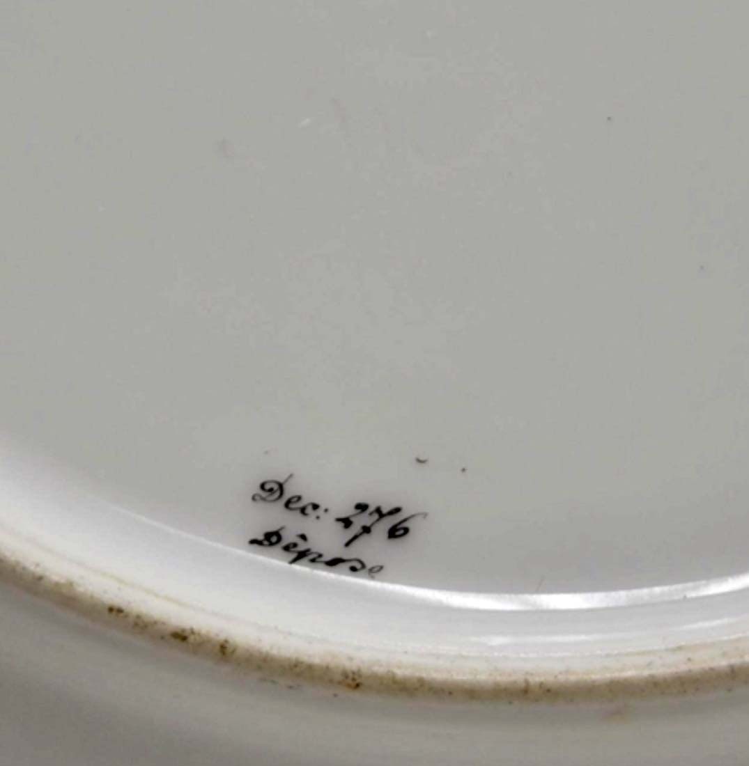 A ROYAL VIENNA GILT DECORATED & HAND PAINTED PORCELAIN PLATE, SIGNED - 5