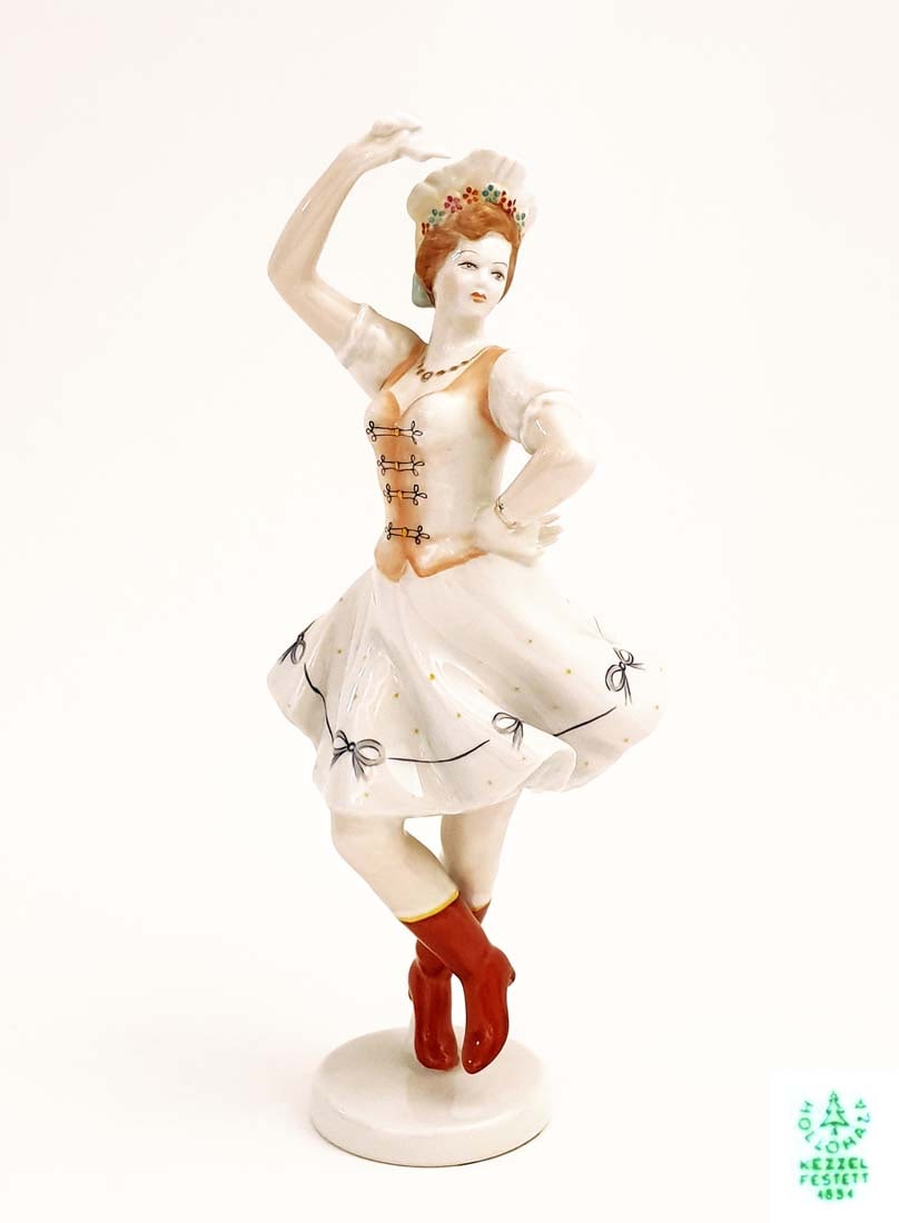 Hungarian Dancer, A Vintage Hollohaza Figurine, Signed: Hungarian Dancer, A Vintage Hollohaza hand painted Porcelain statue, Signed. H 12" x 5.1/2" x 5.1/2"
