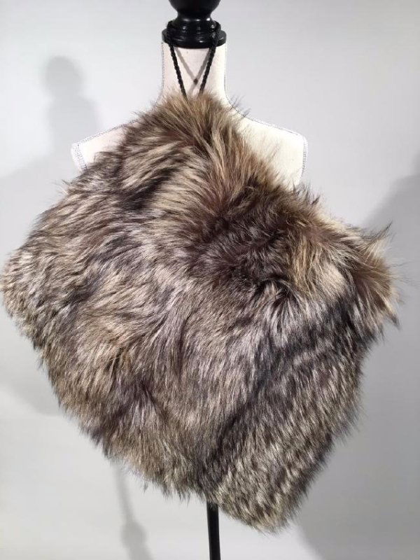 Silver Fox Muff (1 of 2)