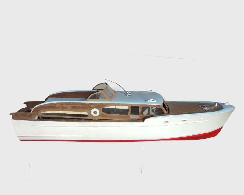 Vintage Chris Craft Radio-Controlled Model Boat (1 of 7)