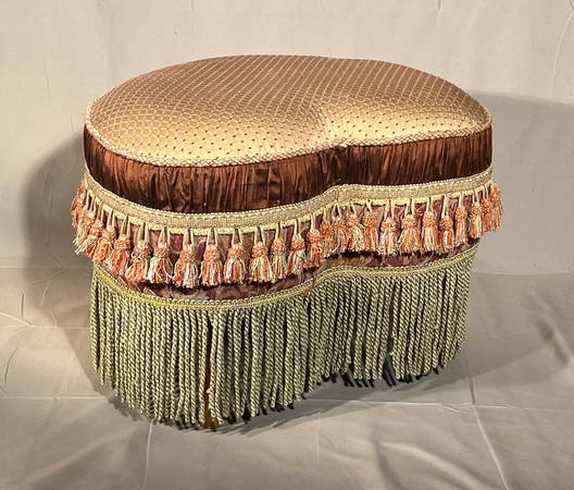 Ottomans, Foot Stools & Poufs