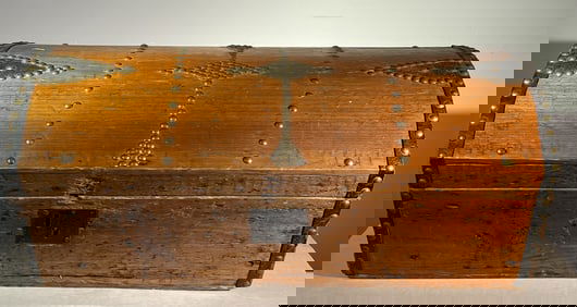 Dome Top Pine Trunk, 19th Century