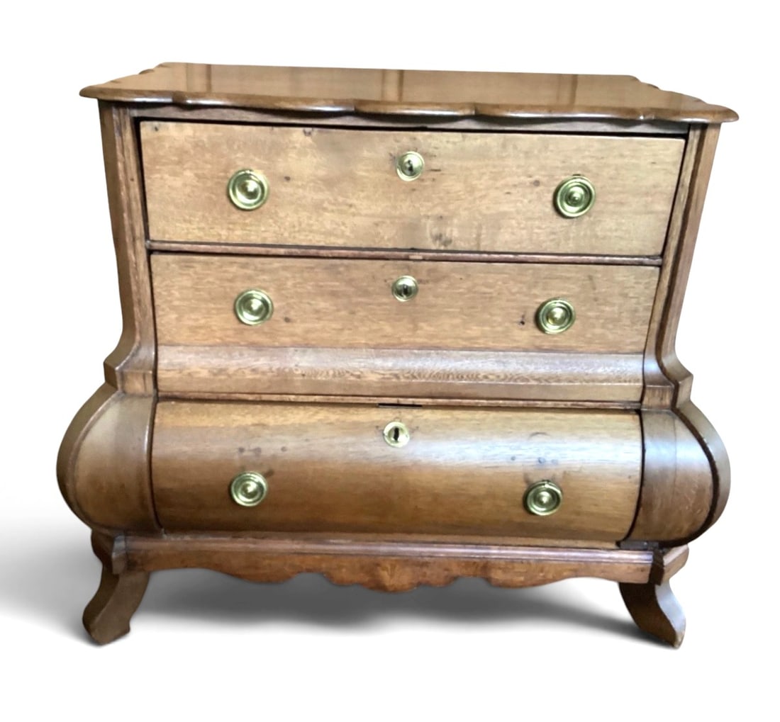 Dutch Bombe Commode, 19th Century - 2