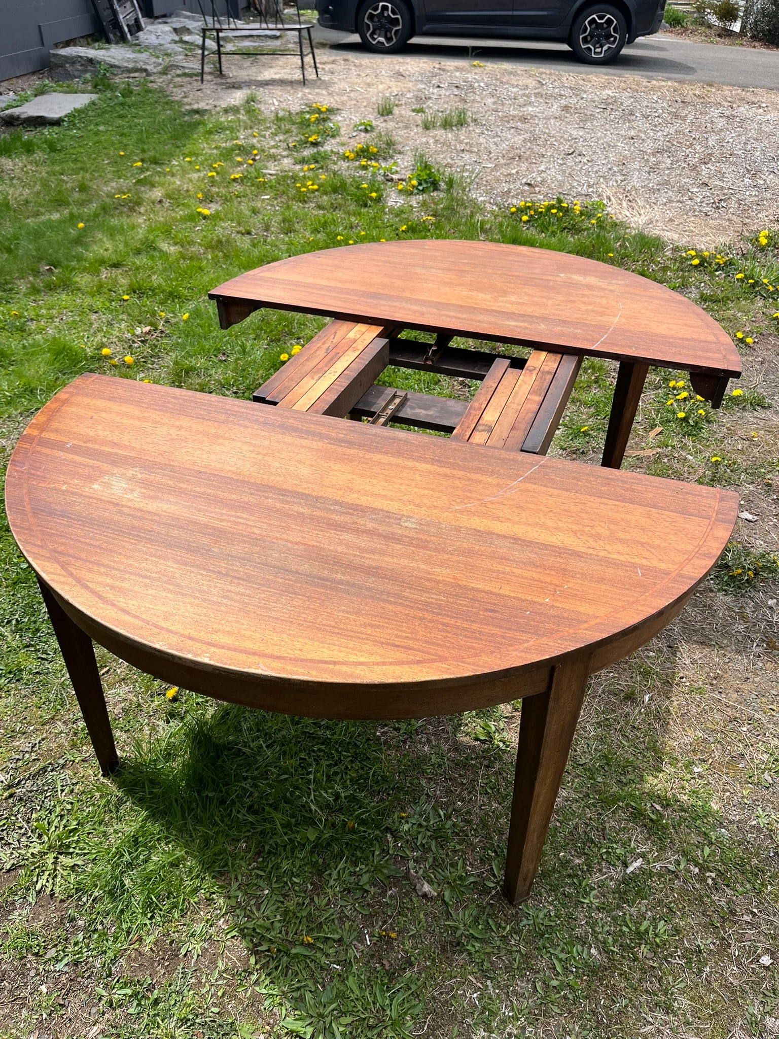 Circular Dining Table - 3