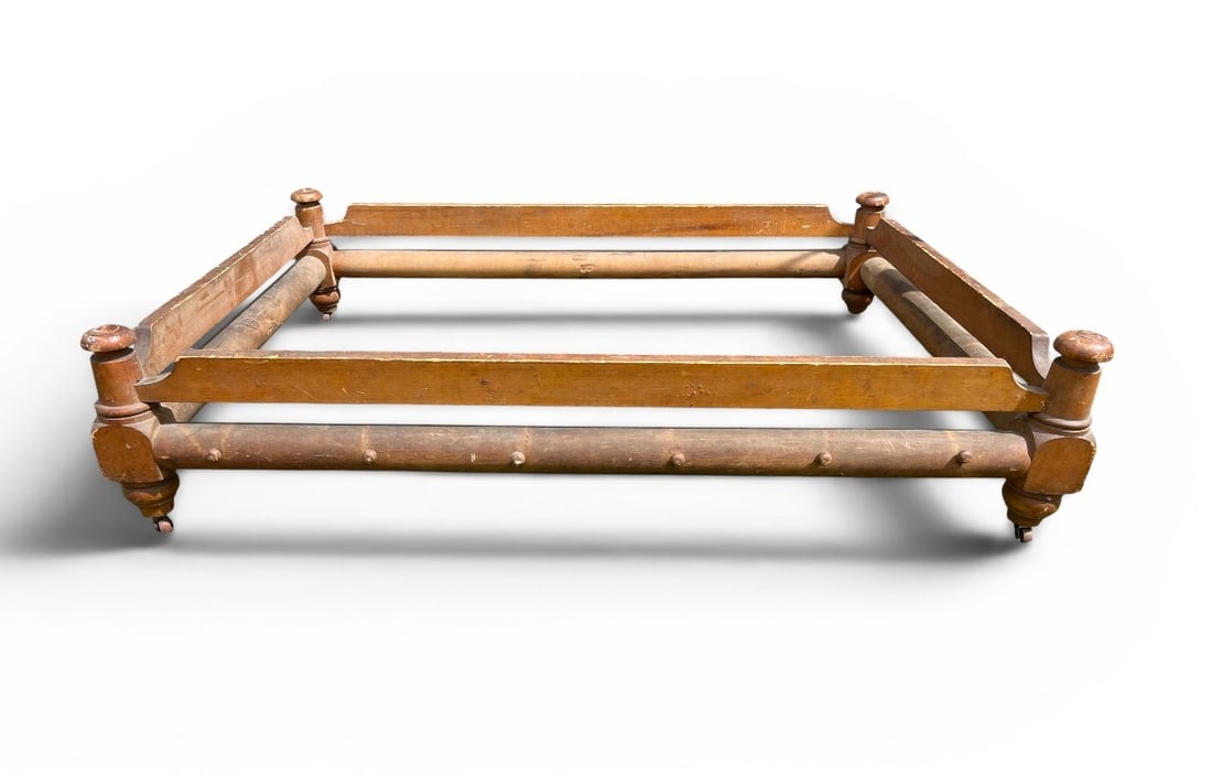 Antique Trundle Bed (1 of 4)