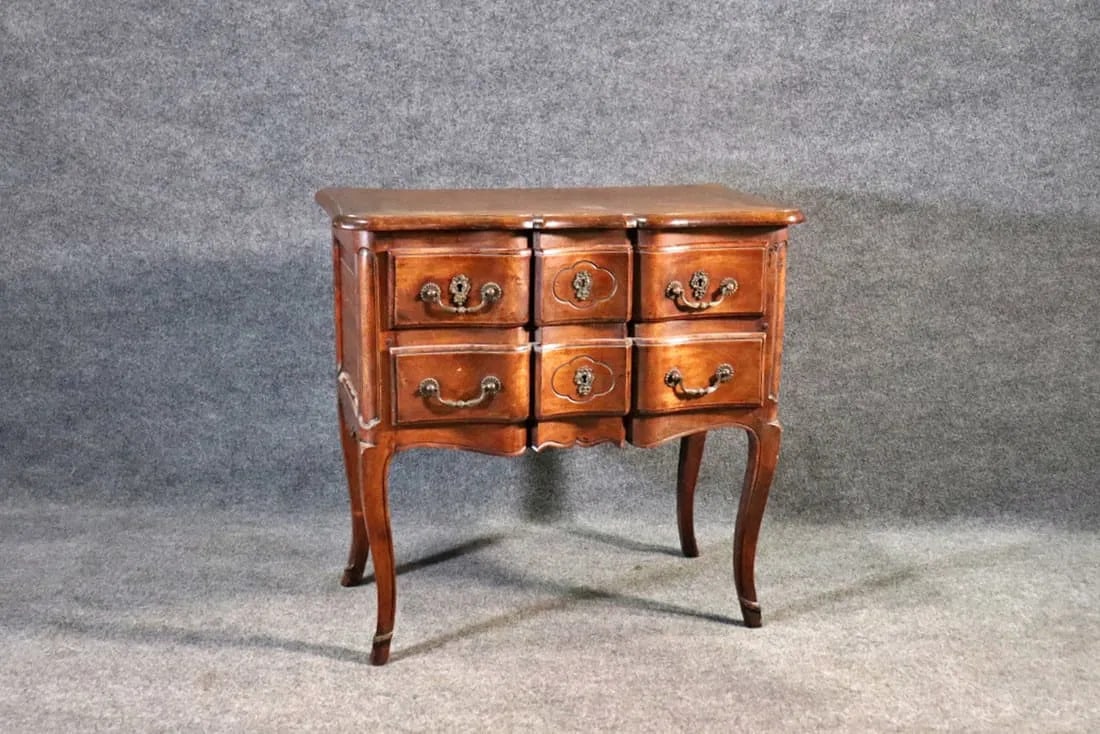 Louis XV Style Petite Commode - 10