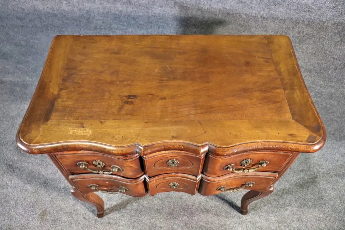 Louis XV Style Petite Commode - 4