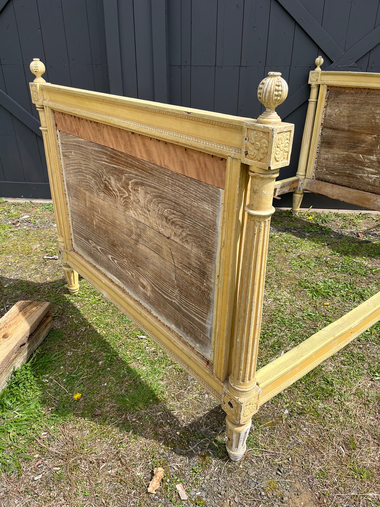 Louis XVI Day Bed - 3