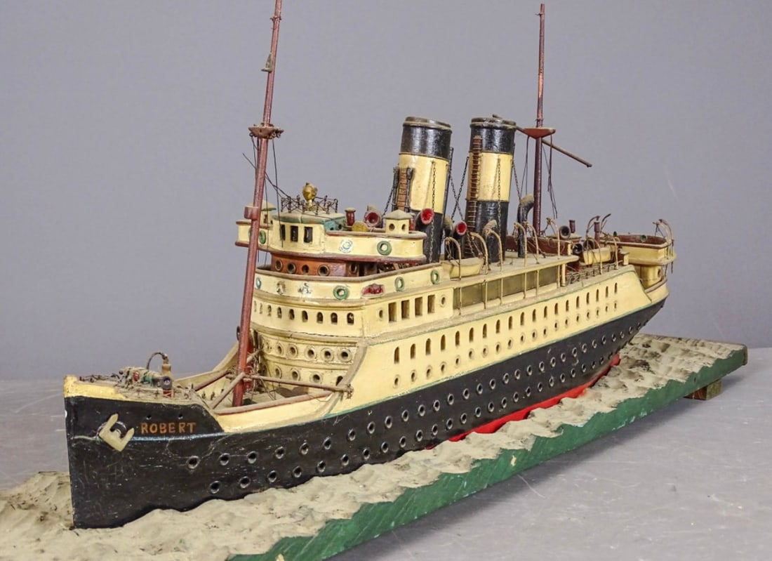 Model Tramp Steamer, Robert - 2