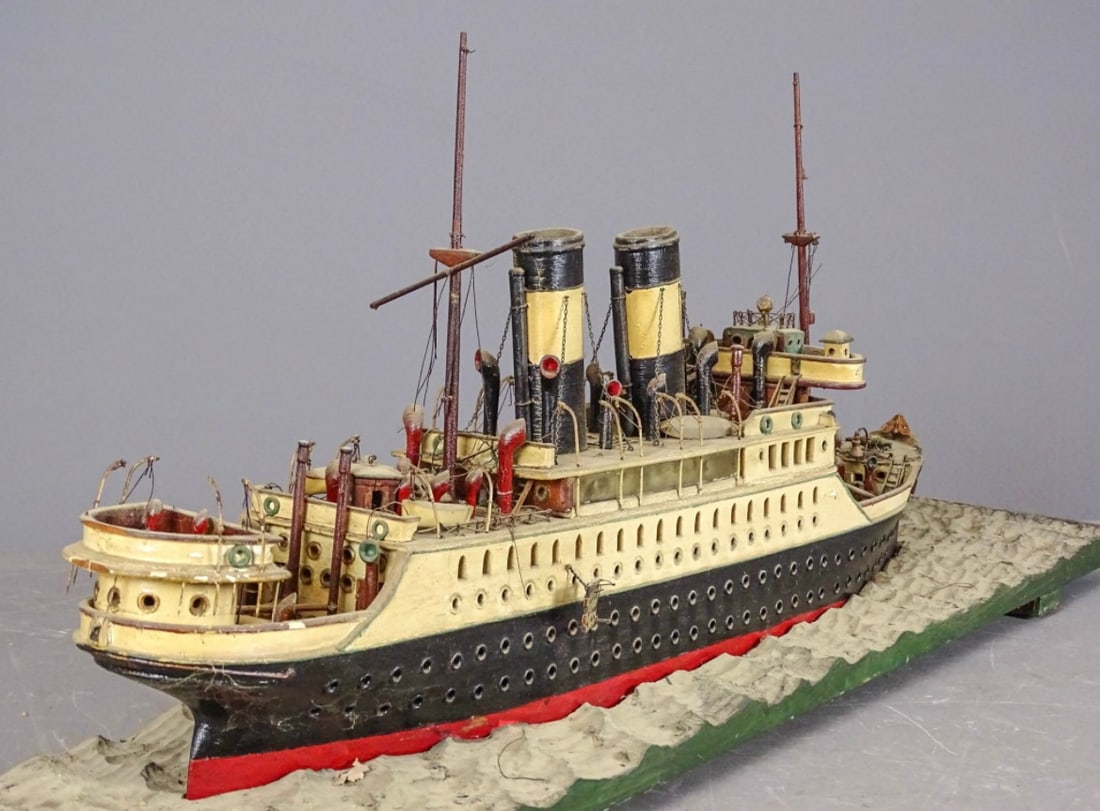 Model Tramp Steamer, Robert - 4