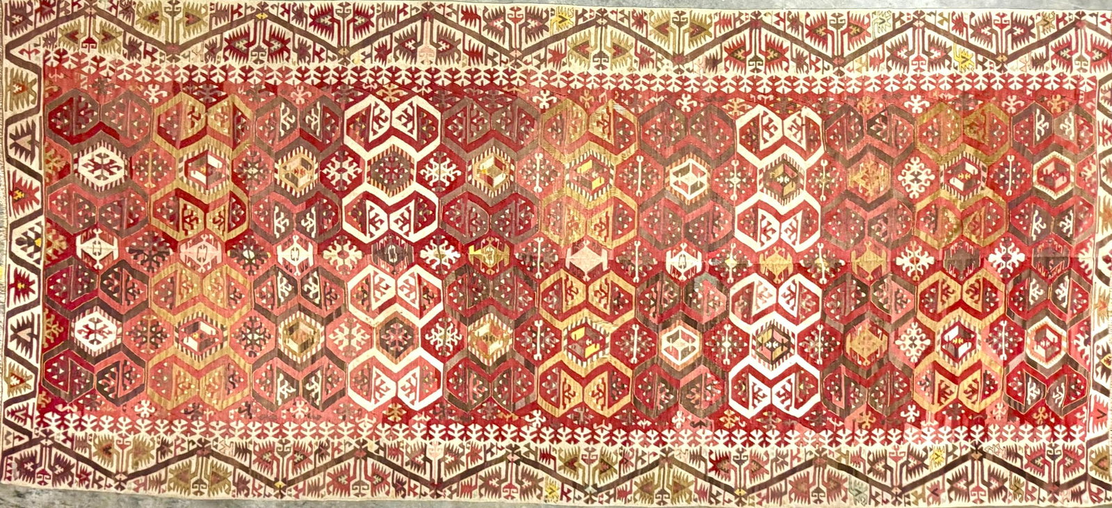 Large Turkish Kilim: A large hand-made Turkish kilim, early 20th century. 160" x 72" (13'3" x 6').