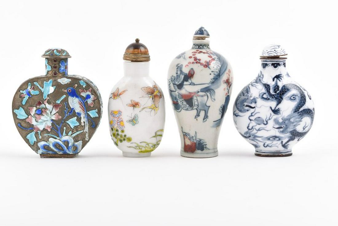 A collection of Chinese Qing dynasty snuff bottles  to (1 of 7)