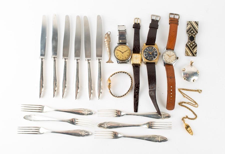 A modernist yellow and white metal pendant  stamped 585 (1 of 7)