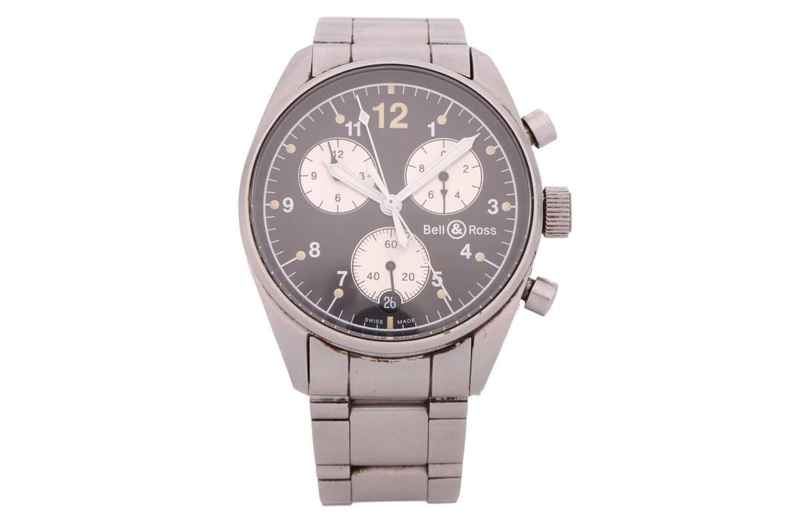 A Bell & Ross Chronograph Vintage 120, gentleman's wristwatch. Model: Vintage 120 Serial: 120S02527: A Bell & Ross Chronograph Vintage 120, gentleman's wristwatch. Model: Vintage 120 Serial: 120S02527 Year circa: 2008-2010 Case Material: Steel Case diameter: 38mm Dial: Black with silver subdials Nume