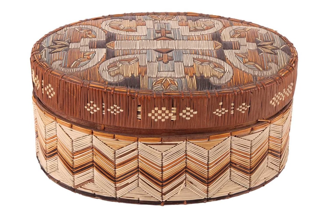 A 19th-century Mi'kmaq porcupine quill and birch bark basket, of oval form with fitted lid, 11.5 cm (1 of 6)