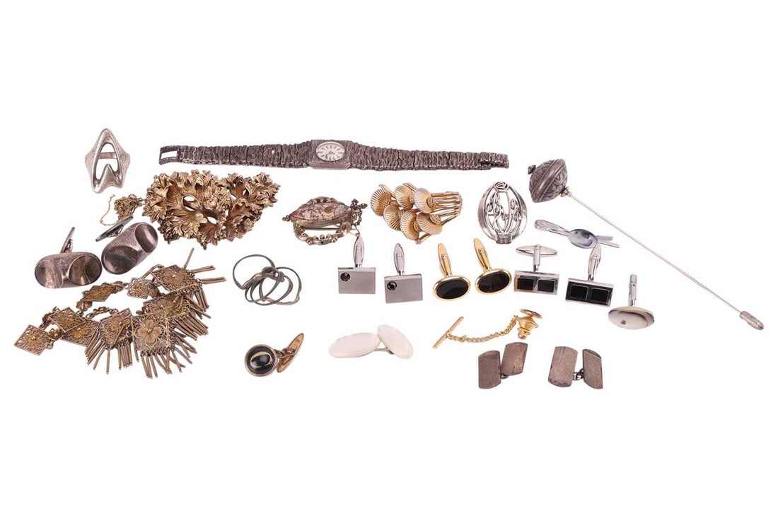 A small group of white metal jewellery circa 1960s; to include a pair of Ibe Dahlquist for Georg Jen: A small group of white metal jewellery circa 1960s; to include a pair of Ibe Dahlquist for Georg Jensen silver cufflinks, design no. 112, with London import marks; a Henning Koppel for Georg Jensen dr
