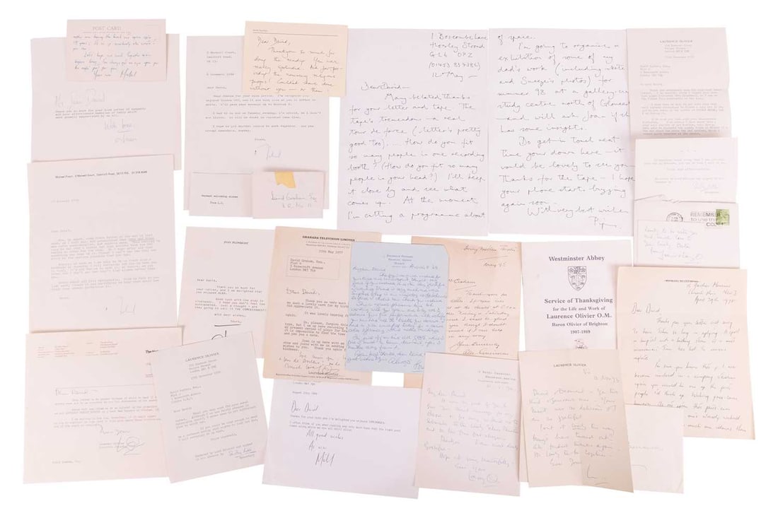 Laurence Olivier (1907-1989); Joan Plowright (1929-2025); Alec Guiness (1914-2000); and others; a sm: Laurence Olivier (1907-1989); Joan Plowright (1929-2025); Alec Guiness (1914-2000); and others; a small collection of Autograph and Typed Letters Signed, sent to actor, David Graham, 1973-1999 –