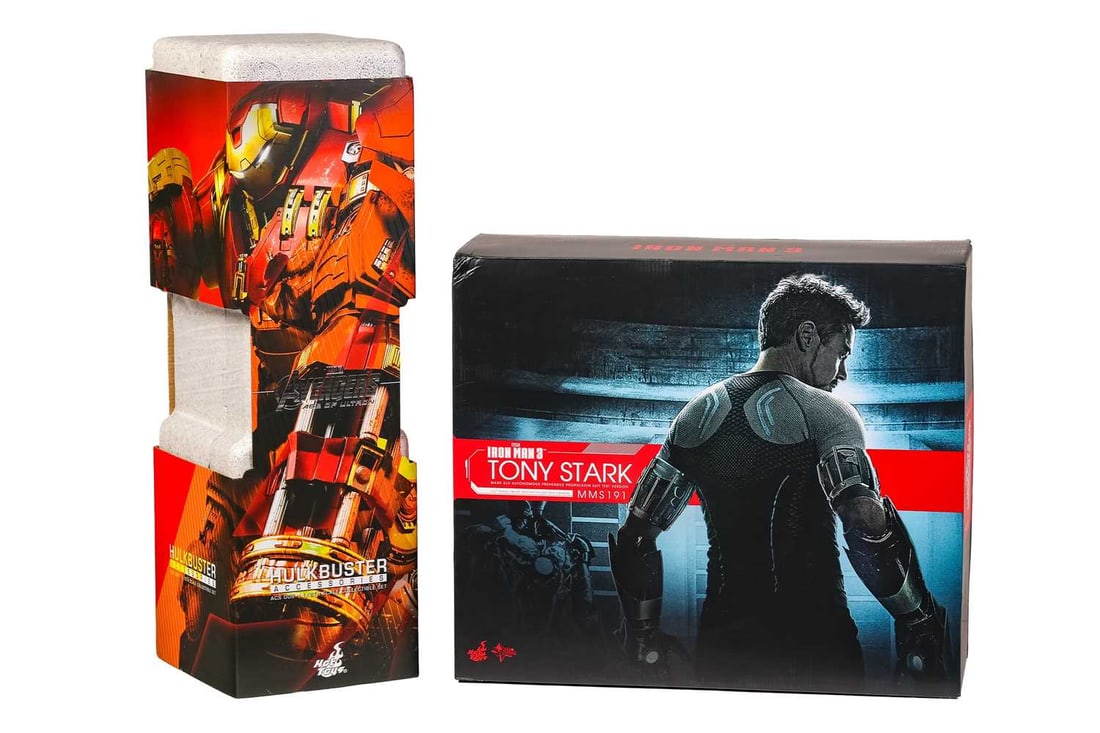 A Hot Toys 'Avengers Age of Ultron Hulkbuster Accessories' 1:6 scale set, ACS006, together with a Ho (1 of 3)