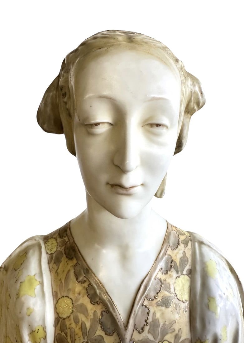 Art Nouveau Amphora Turn Teplitz Austrian Bust ,Measure 13 1/2"in H x 11 1/2"in W x 5"in D (1 of 6)
