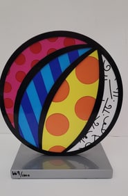 Romero Britto is a Brazilian artist, painter, serigrapher, and sculptor. He combines elements of