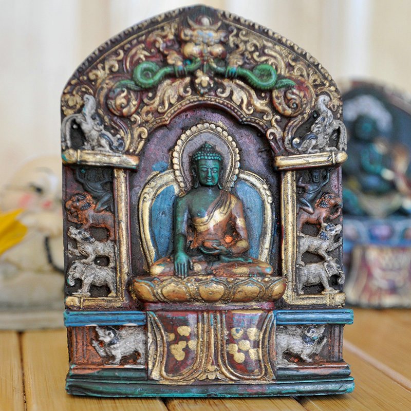 Nepal Hand painted Gabmand Buddha: Nepal Hand painted Gabmand Buddha Material: turquoise Size: Width 8 cm High 10.5 cm Weight: 203 g