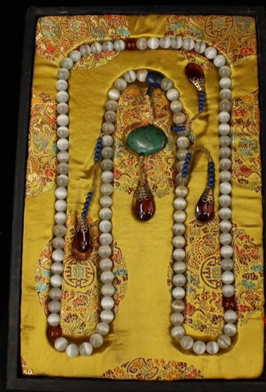 Qing dynasty Court royal style of old precious blue and (1 of 8)