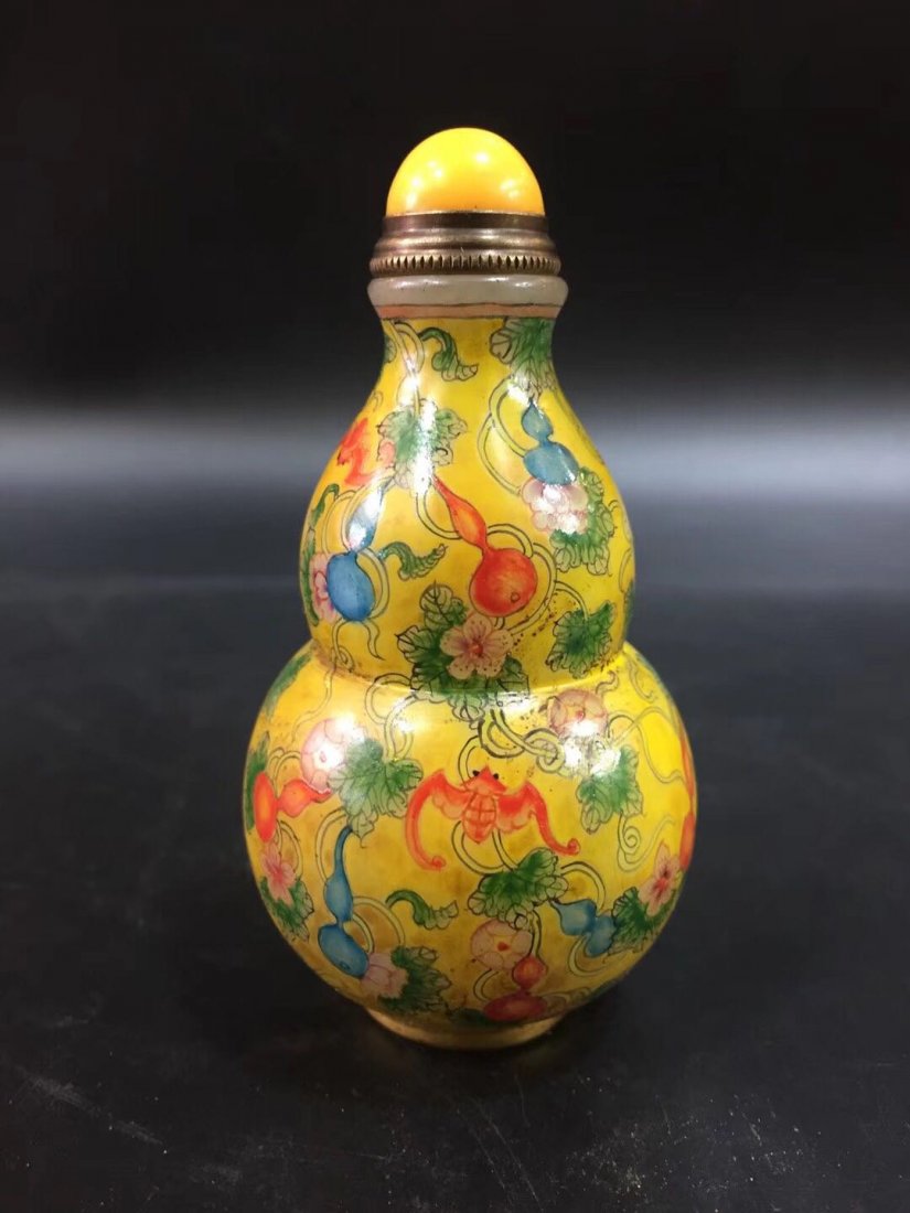 Qing dynasty Qianlong style Exquisite glass (1 of 6)