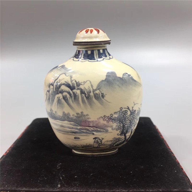 Qing dynasty Qianlong style snuff bottle landscape (1 of 5)
