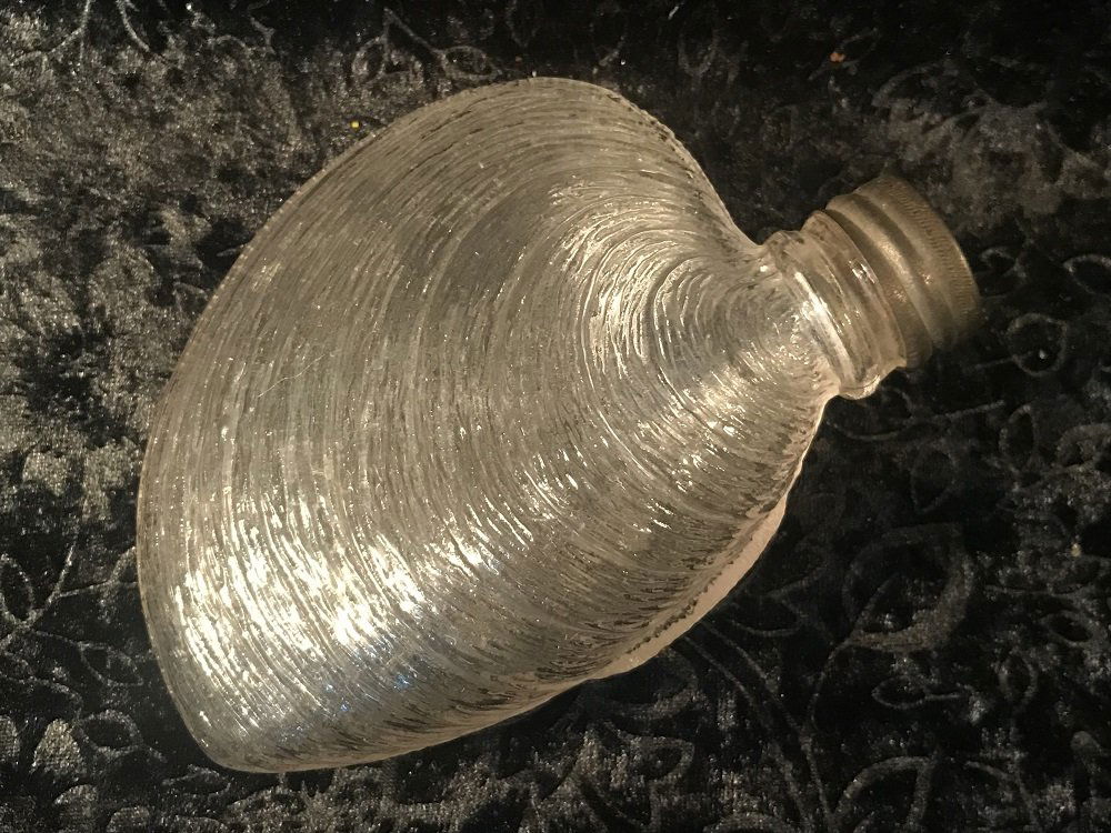Glass Clam Shell Flask (1 of 3)
