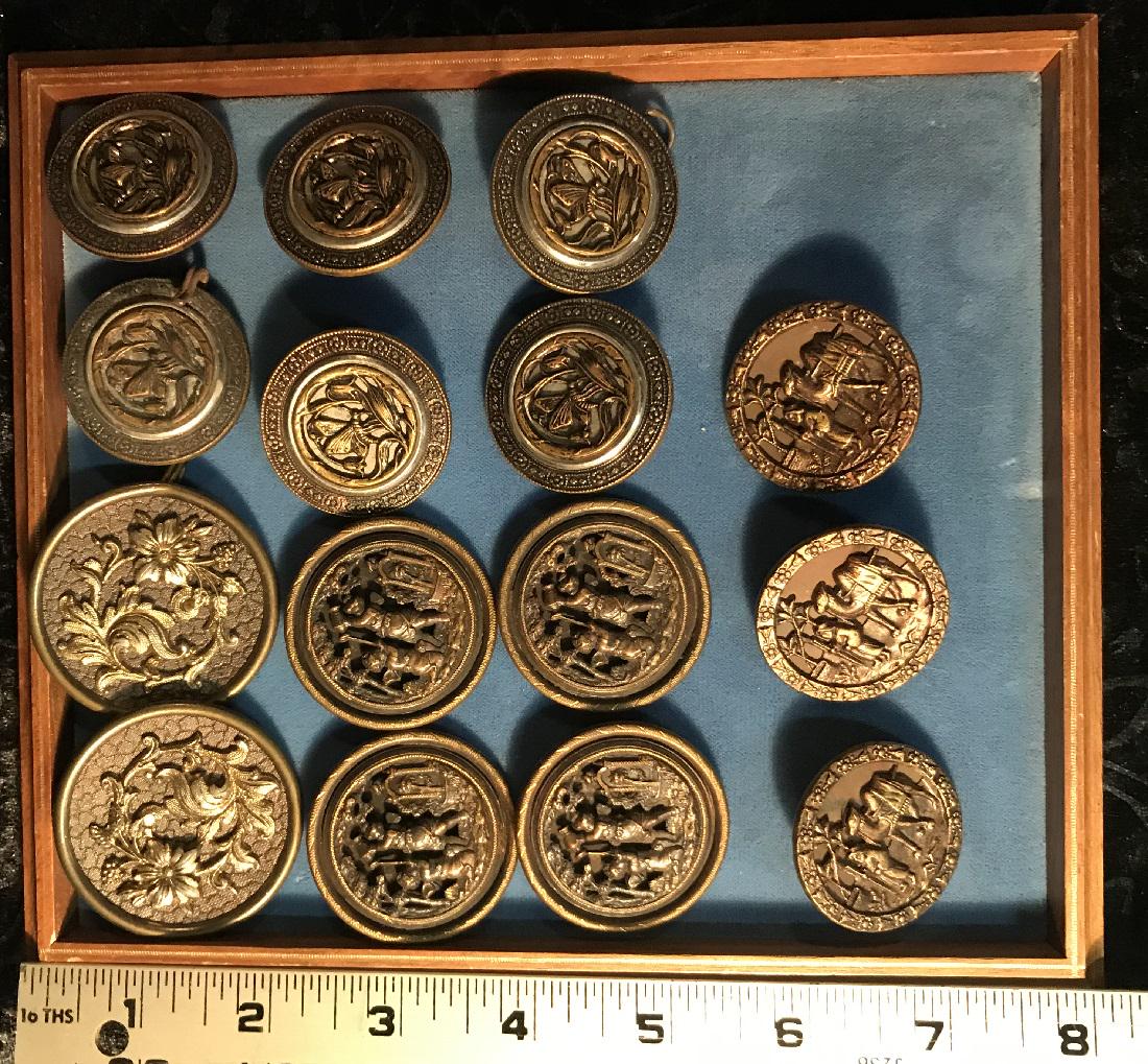 Lot of Victorian Picture Buttons: A lot of Victorian picture buttons. Good condition with wear commensurate with age and use. For dimensions, see photographs.
