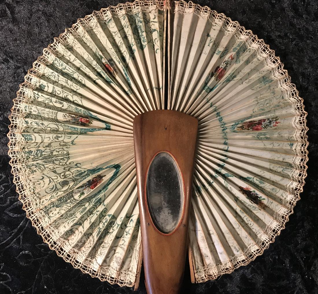 Antique Cuban Retractable Hand Fan: An antique Cuban retractable hand fan. Good condition with minor damage, including a break on the end. For dimensions, see photographs