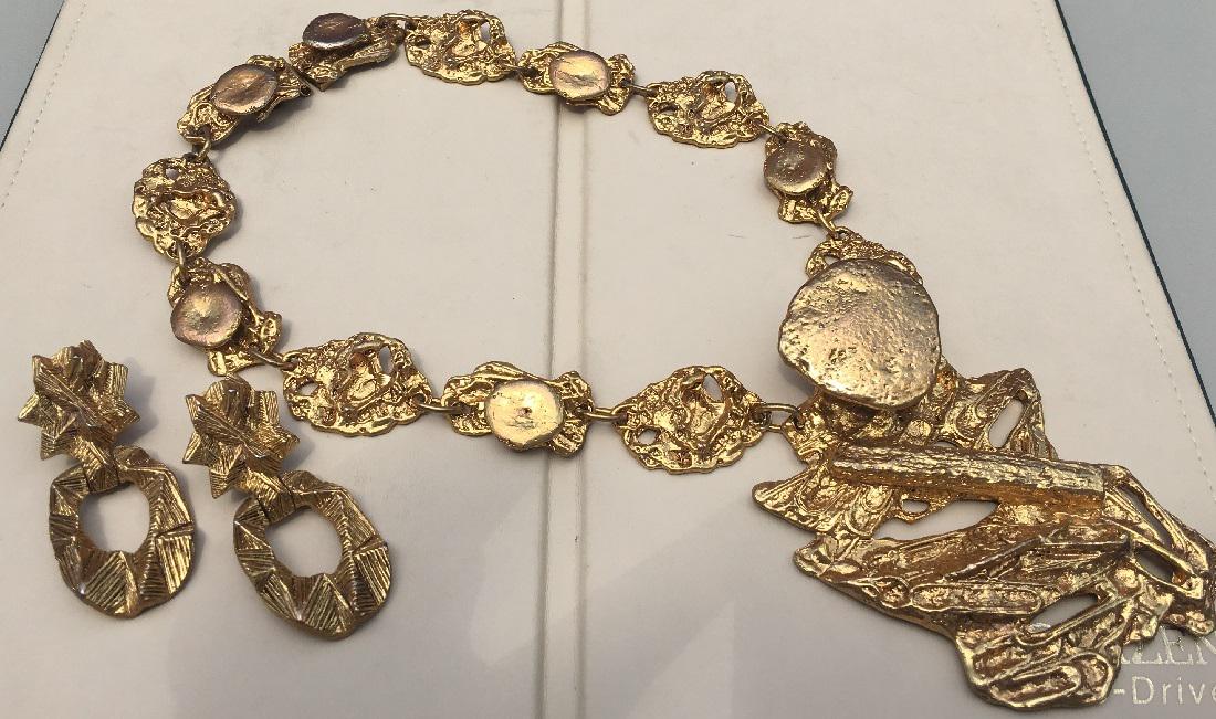 Erwin Pearl Necklace Gold Chunky Molten Brutalist: Erwin Pearl Necklace Gold Chunky Molten Brutalist Signed/Imprinted Erwin Pearl Earrings do not match exactly but are included and also signed 231.6 grams