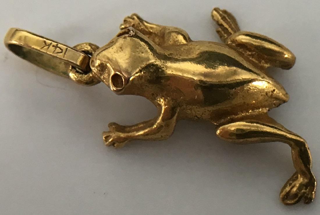 14KT Gold Frog Climbing Solid Charm Pendant 1.21g: 14KT Gold Frog Climbing Solid Charm Pendant 1.21g