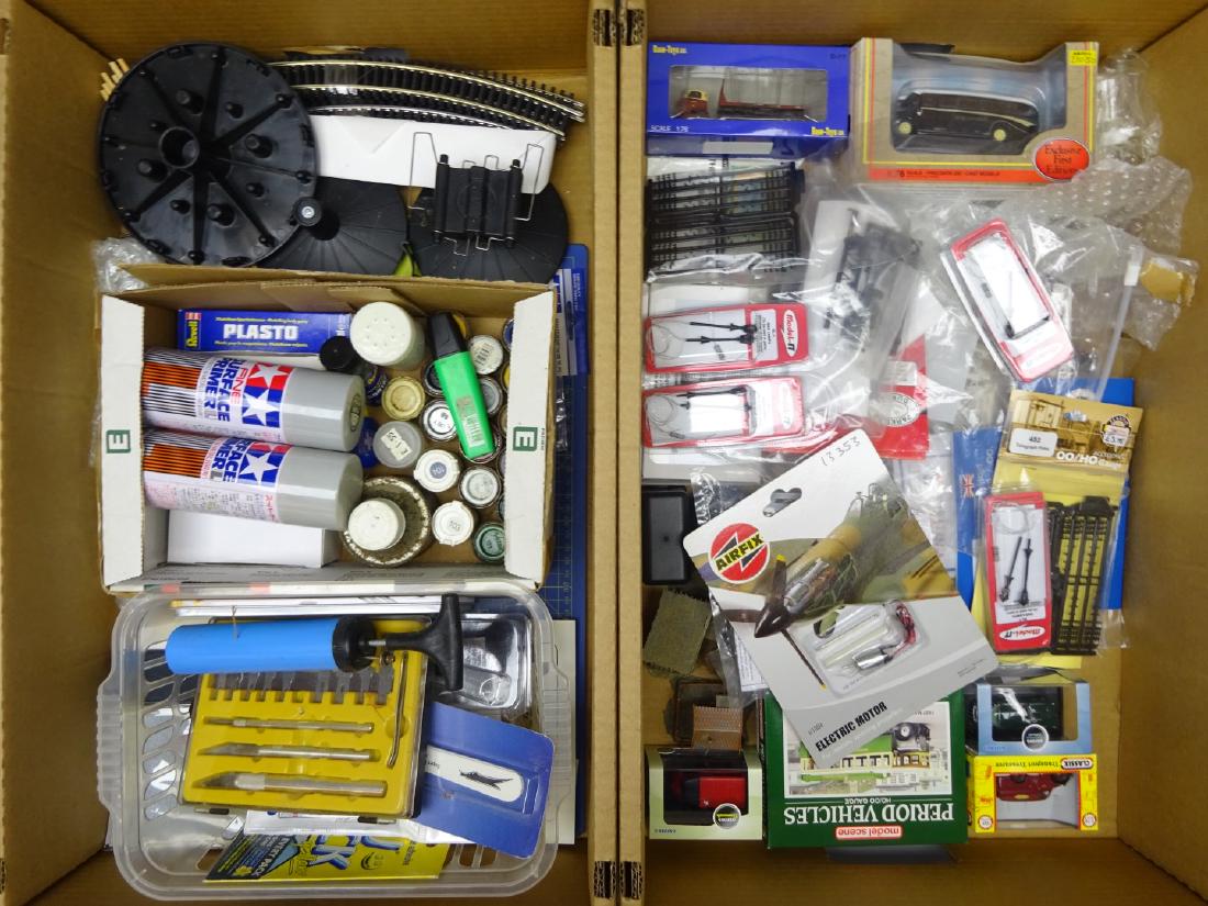 Various makers 'OO' gauge; unmade kits for trackside: Various makers 'OO' gauge; unmade kits for trackside accessories, boxed die-cast models, platform gas lamps etc and a quantity of model making tools and accessories including cutting knives and boards