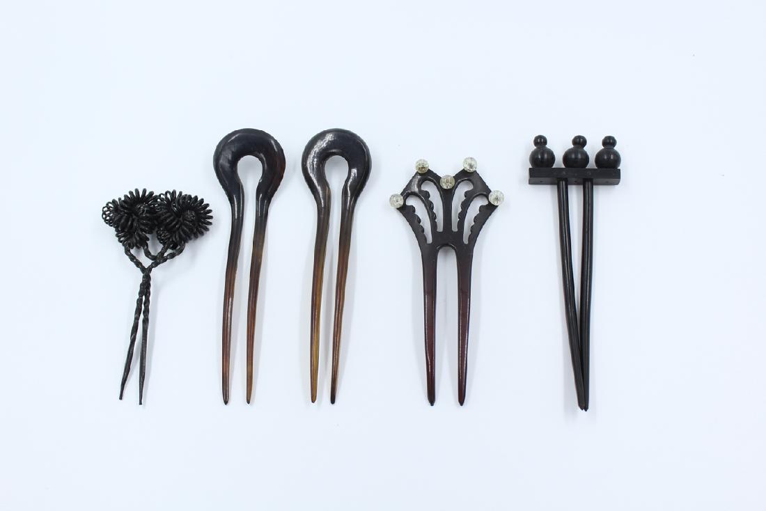 Lot: (5) Jet & Bakelite Hair Pick Combs (1 of 3)