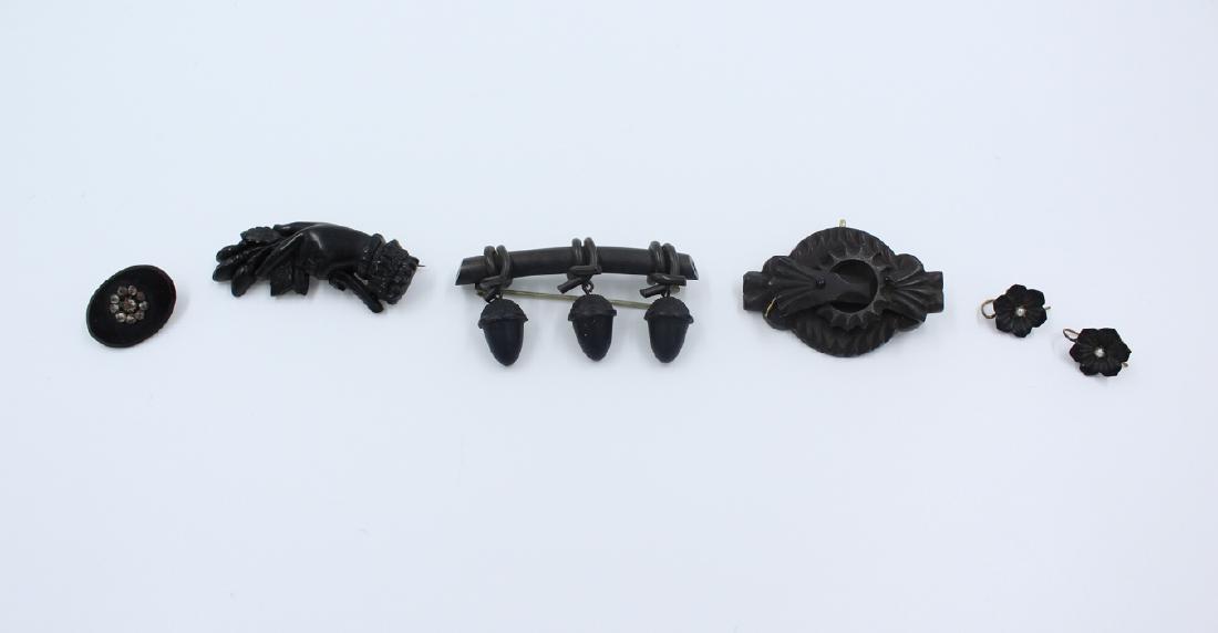 Lot of Antique Carved Victorian Jet Jewelry (1 of 6)