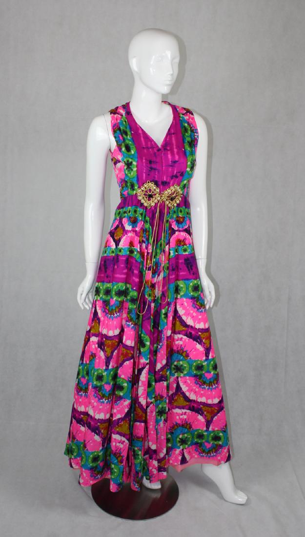 Beautiful Vintage Full Length Dress (1 of 5)