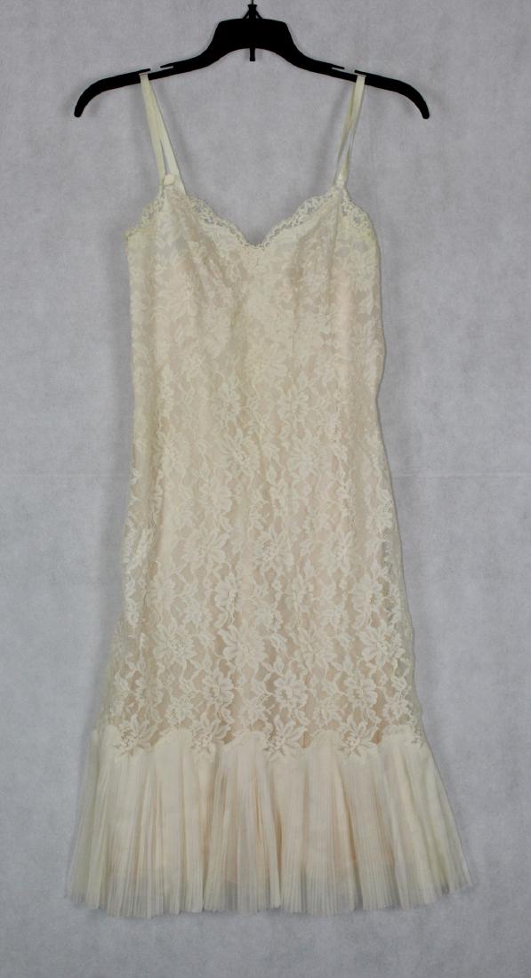 Vintage Vanity Fair Lingerie: Size 32, Cute