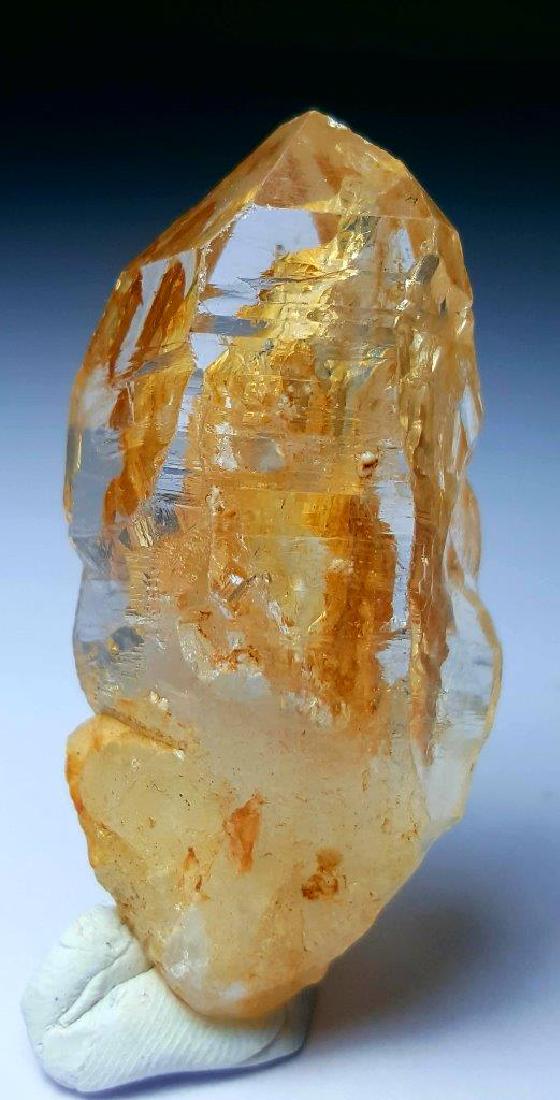 135.5 Carats Petroleum Quartz Scepter: 135.5 Carats Petroleum Quartz Scepter - 60X24X21: Flat-rate of $23.00 to anywhere. shipping rates are determined by Parcel weight and destination. Combined shipping: Please ask about combined shipping