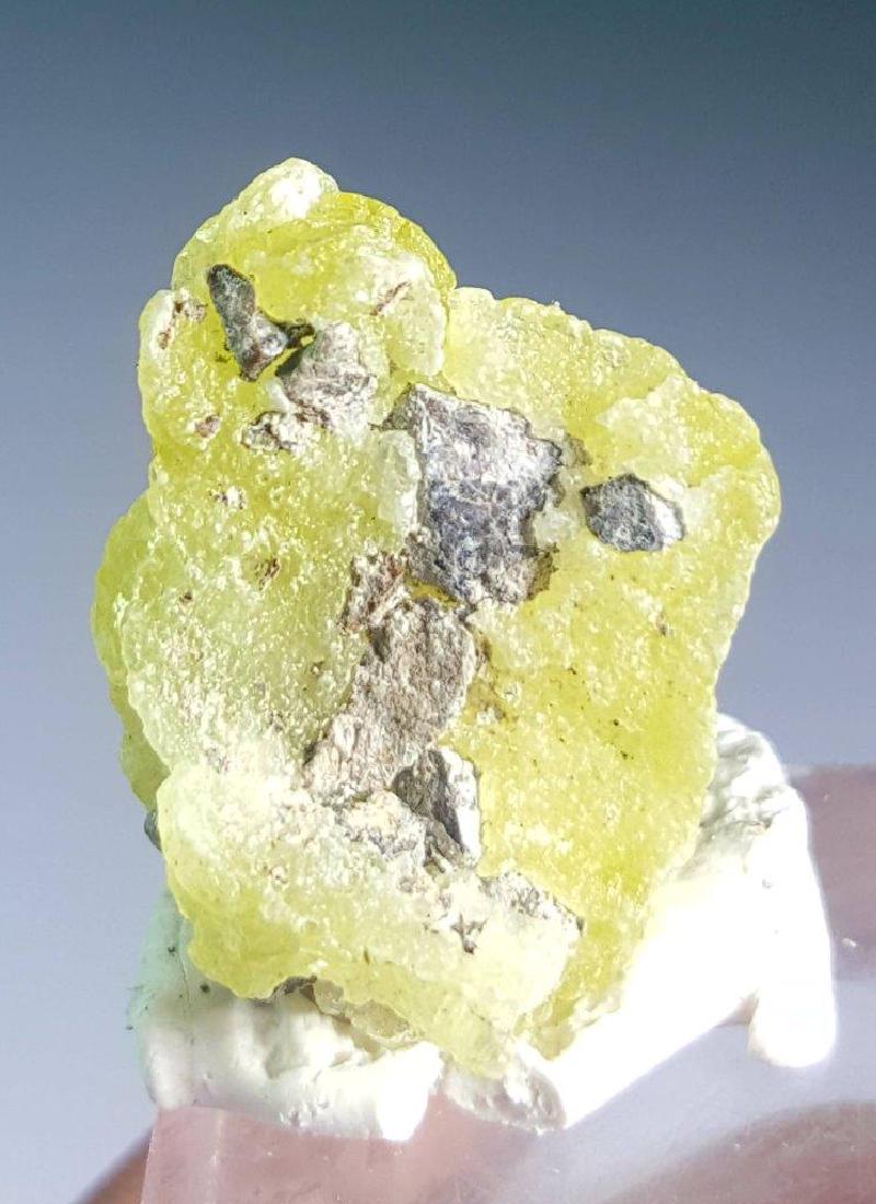 5.8 Grams Lemon Yellow Brucite Mineral: 5.8 Grams Lemon Yellow Brucite Mineral: Flat-rate of $23.00 to anywhere. shipping rates are determined by Parcel weight and destination. Combined shipping: Please ask about combined shipping for multi