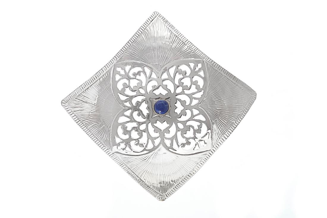 Silver Sabeen TRAY: Silver Sabeen TRAY: Flat-rate of $45.00 to anywhere. shipping rates are determined by Parcel weight and destination. Combined shipping: Please ask about combined shipping for multiple lots before bidd